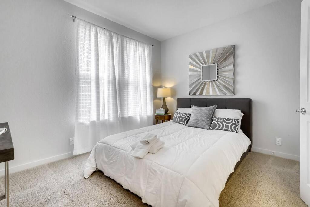 Gorgeous 4 Bed Home On St Mary'S - Minutes To Riverwalk/Pearl سان أنطونيو المظهر الخارجي الصورة