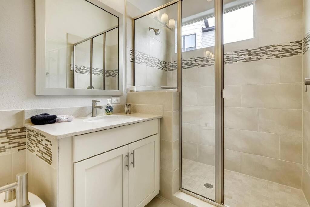 Gorgeous 4 Bed Home On St Mary'S - Minutes To Riverwalk/Pearl سان أنطونيو المظهر الخارجي الصورة