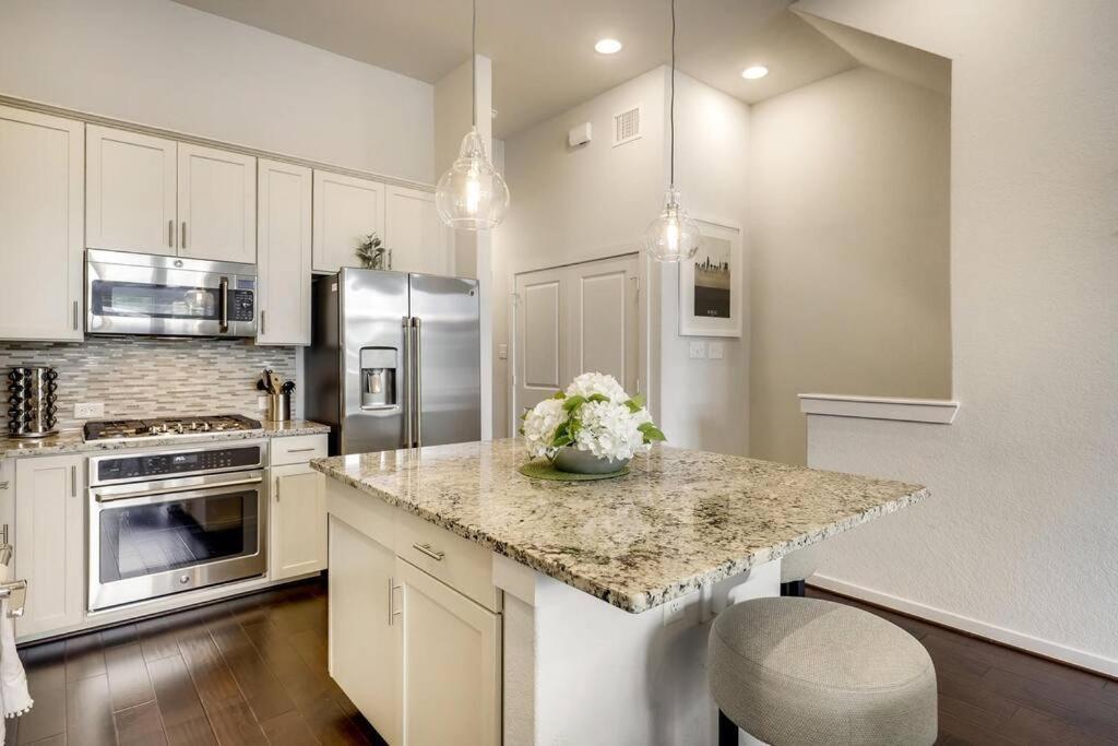 Gorgeous 4 Bed Home On St Mary'S - Minutes To Riverwalk/Pearl سان أنطونيو المظهر الخارجي الصورة