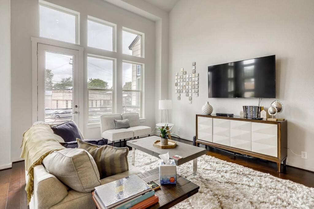 Gorgeous 4 Bed Home On St Mary'S - Minutes To Riverwalk/Pearl سان أنطونيو المظهر الخارجي الصورة
