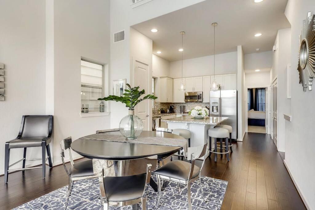 Gorgeous 4 Bed Home On St Mary'S - Minutes To Riverwalk/Pearl سان أنطونيو المظهر الخارجي الصورة