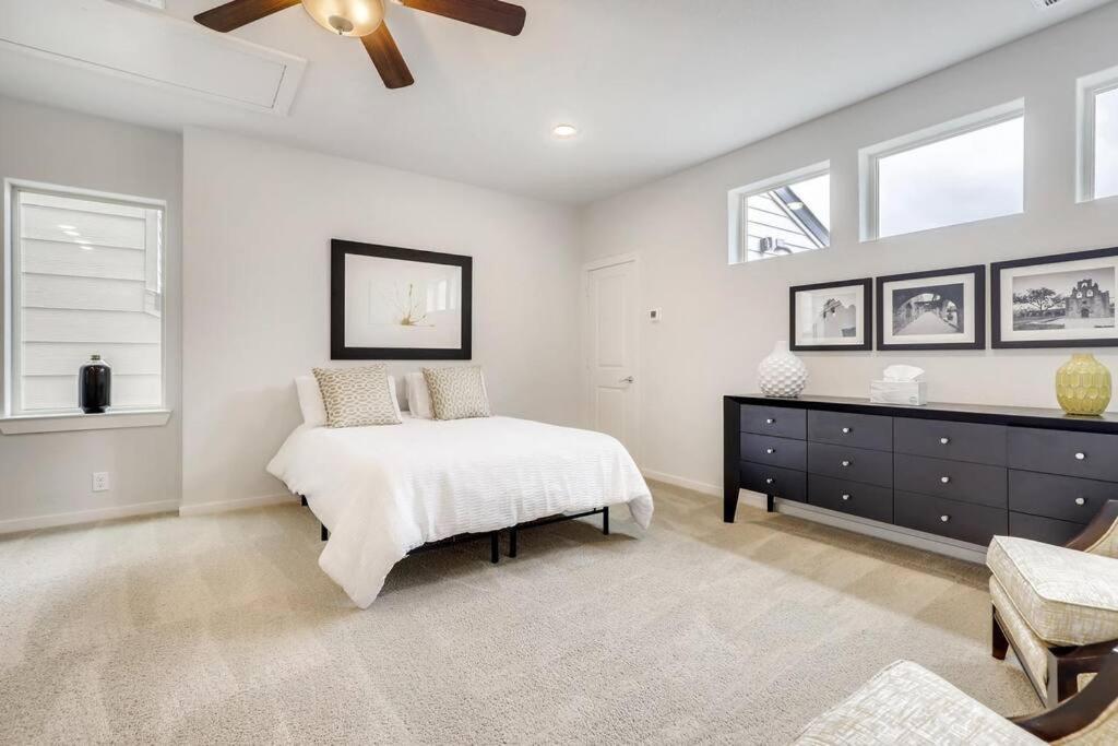 Gorgeous 4 Bed Home On St Mary'S - Minutes To Riverwalk/Pearl سان أنطونيو المظهر الخارجي الصورة